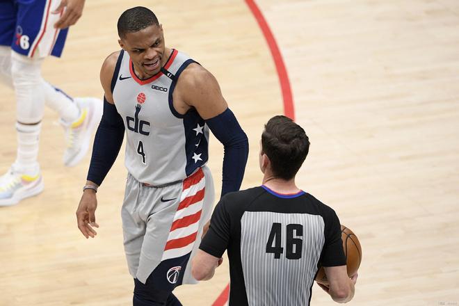 曼奇尼指出 曼奇尼指出