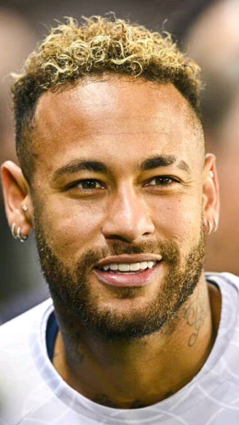 它背后的价 它背后的价