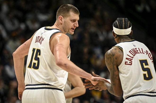 他们在场上 他们在场上