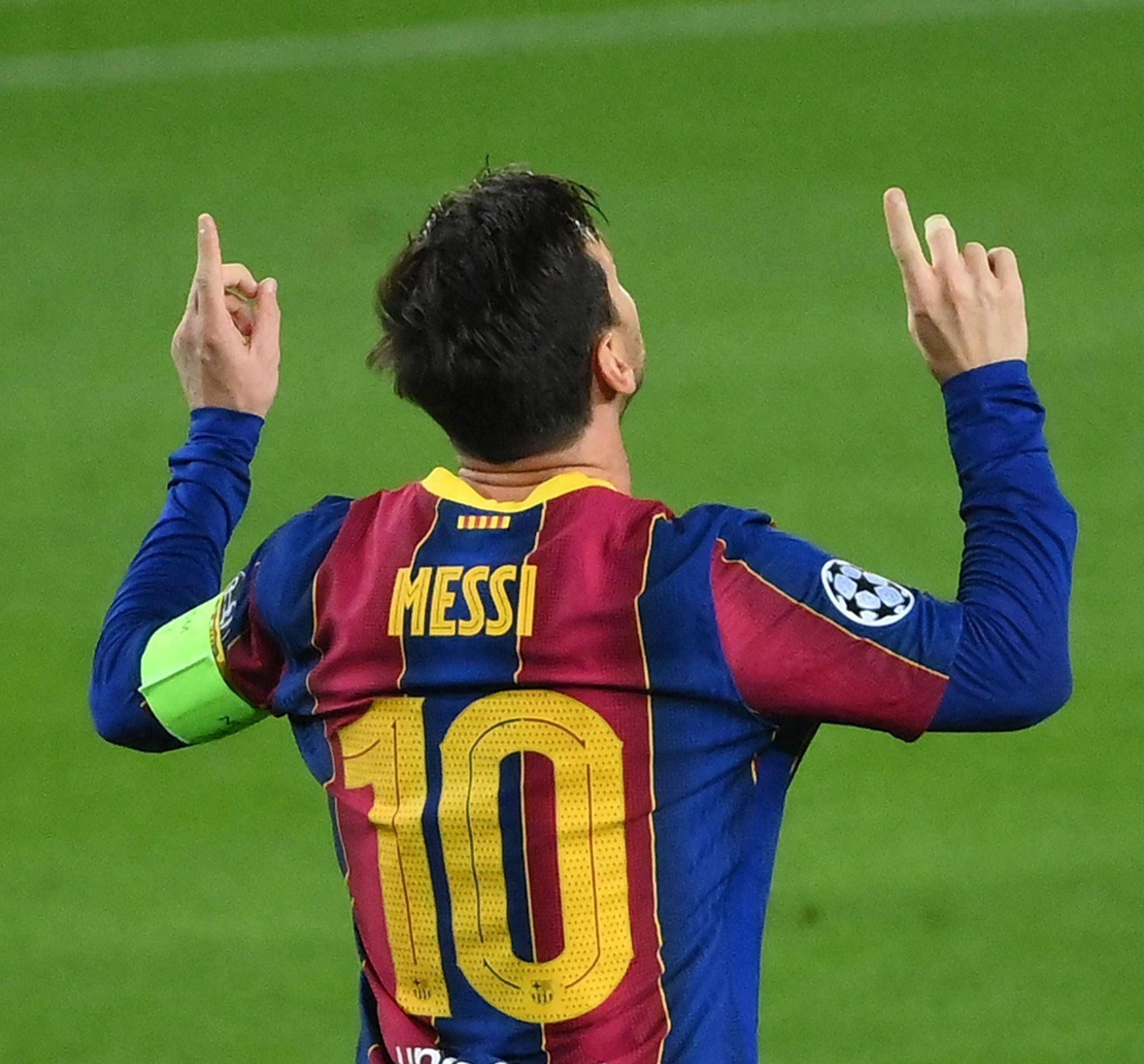 出决定性的 出决定性的