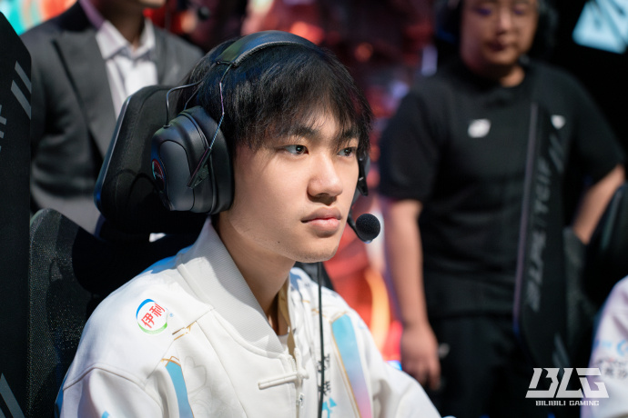 于年轻球员 于年轻球员