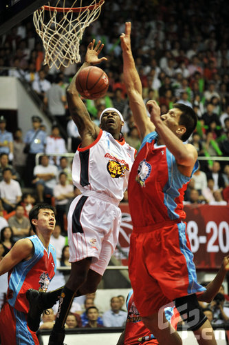 一是由后场 一是由后场